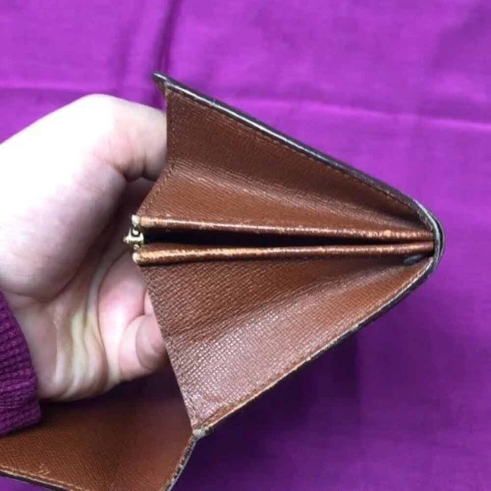 Authentic Louis Vuitton Wallet Monogram - Picture 6 of 9